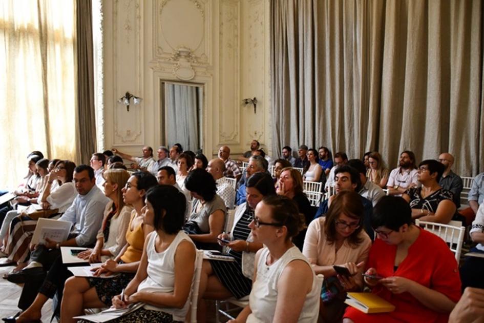 Enot | Diciembre 2019 Otra perspectiva del público escuchando las presentaciones