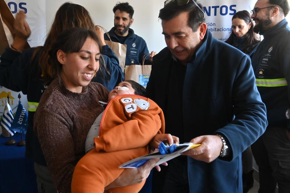 Coordinador Rody Macías junto a participante