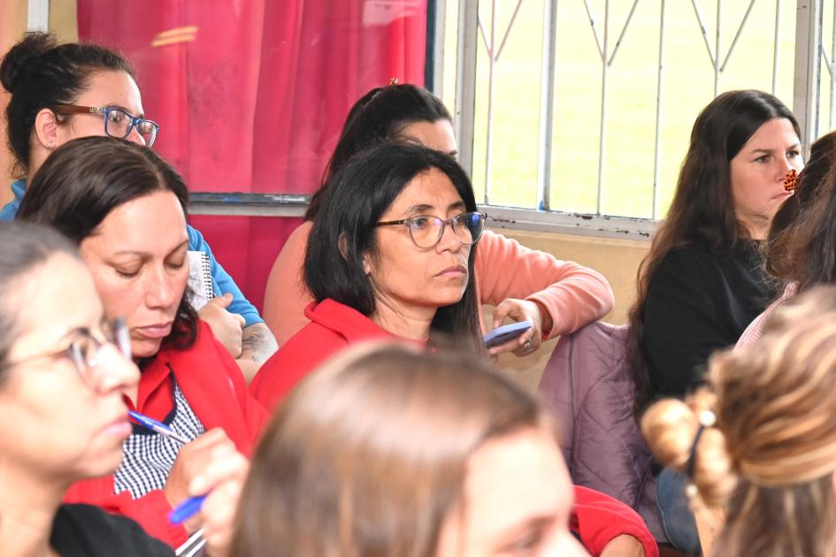 Representantes de instituciones de la ciudad de Fray Bentos en la presentación del nuevo proyecto