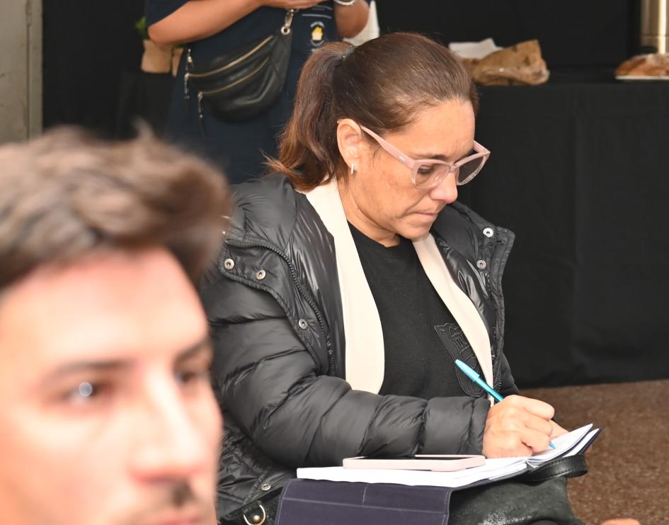 Representantes de instituciones de la ciudad de Fray Bentos en la presentación del nuevo proyecto