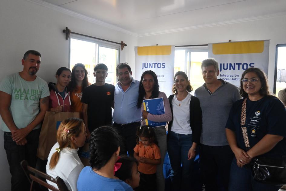 Entrega de viviendas en Fray Bentos