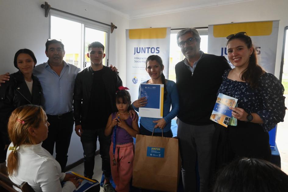 Entrega de viviendas en Fray Bentos