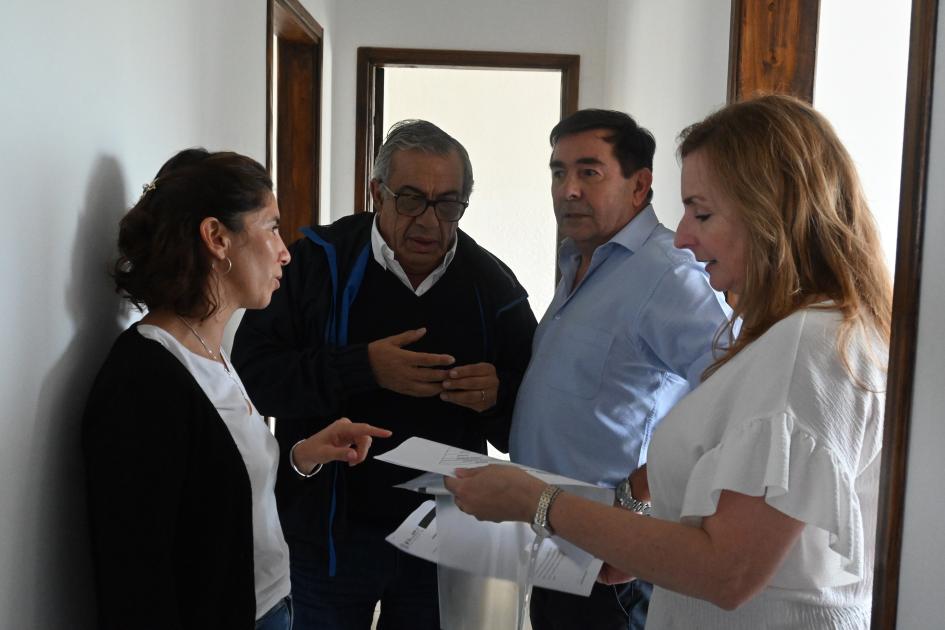 Coordinador general de Juntos Rody Macías y autoridades de la Intendencia de Río Negro