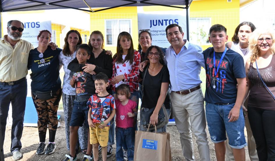 Entrega de viviendas en Barros Blancos