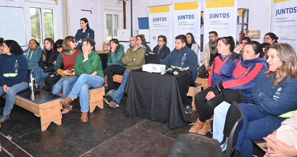 Presentación del proyecto socio habitacional en Barros Blancos