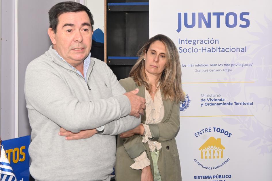 Presentación del proyecto socio habitacional en Barros Blancos