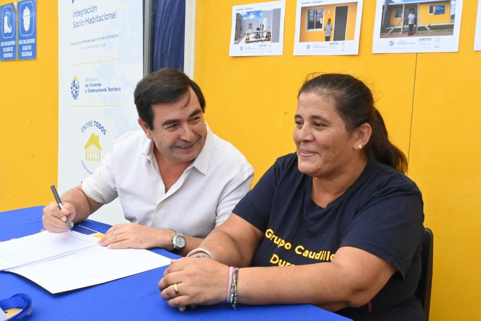 Coordinador de Juntos Rody Macías y participante de la ciudad de Durazno