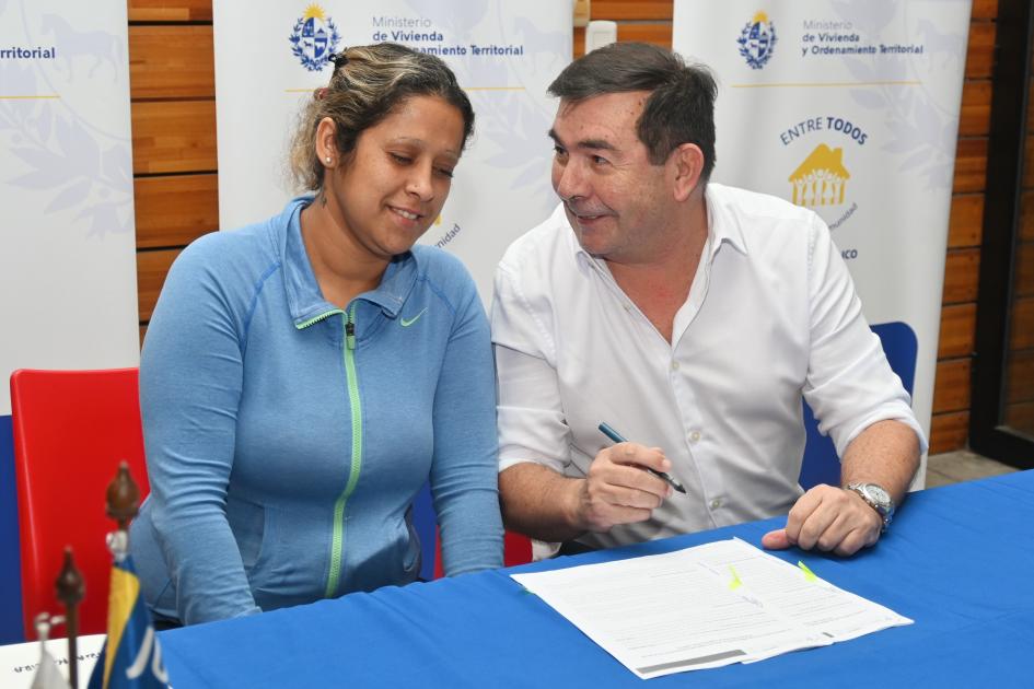 Firma de acuerdos particulares del grupo Lanceras de Artigas
