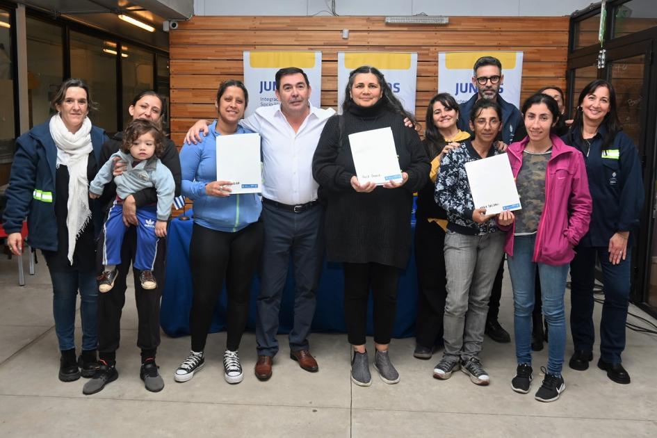 Firma de acuerdos particulares del grupo Lanceras de Artigas