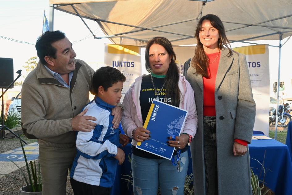 Ceremonia de entrega de viviendas