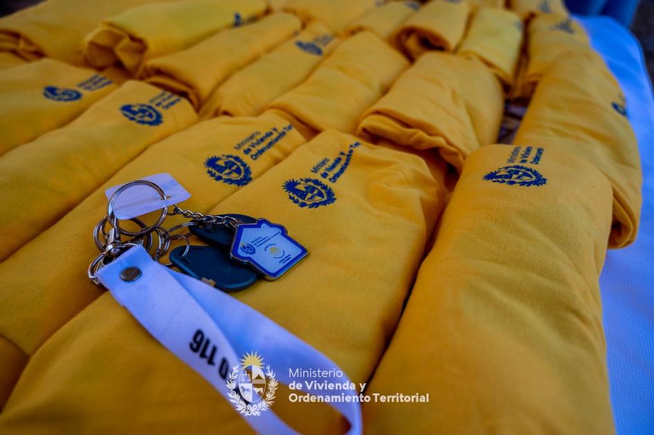 Llaveros y remeras Llaveros y remeras