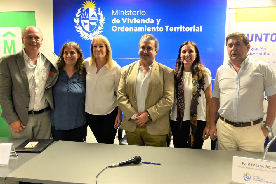 Autoridades del MVOT, Juntos y la Intendencia de Montevideo