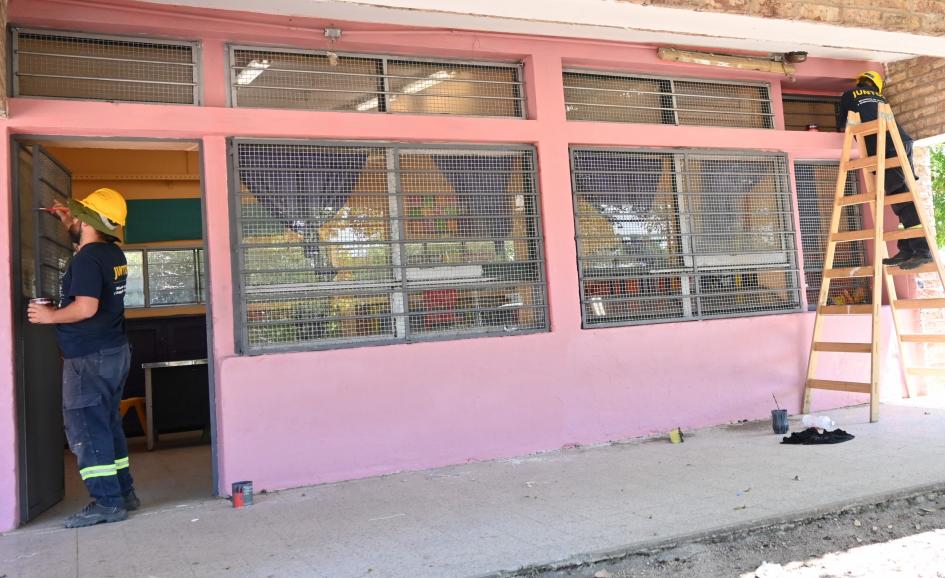 Trabajos de mantenimiento en las instalaciones de las Escuelas Nº. 177 y 337