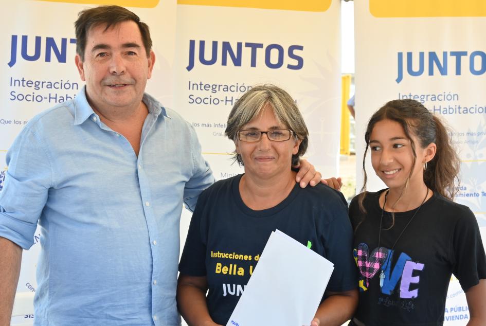 Coordinador general de Juntos Rody Macías y familia participante