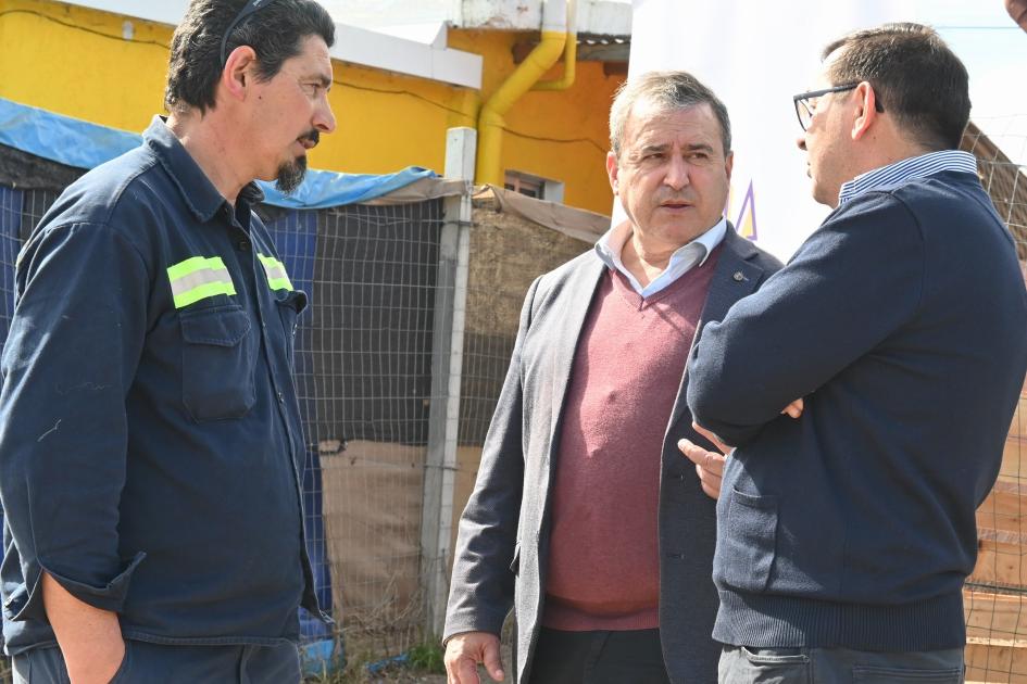 Ministro Raúl Lozano Bonet, coordinador general Rody Macías y personal de Juntos