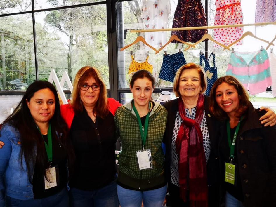 Muestra de emprendimientos productivos de los participantes de Plan Juntos Muestra de emprendimientos productivos de los participantes de Plan Juntos