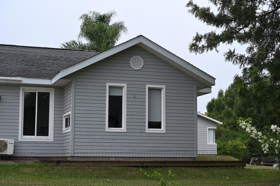 En gira por el norte del país, ministra Tamara Paseyro y Directores Nacionales del MVOT Madera