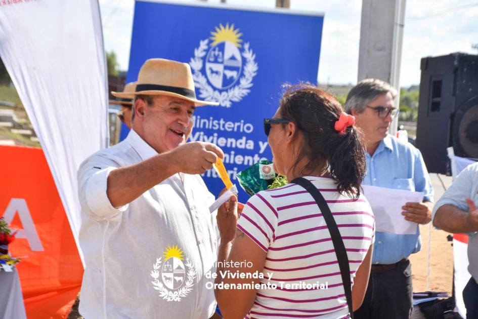 Plan Avanzar entregó 31 viviendas para familias de Florida Plan Avanzar entregó 31 viviendas para familias de Florida