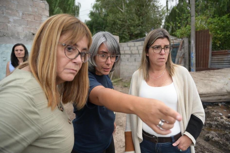 Familias de Casavalle celebraron junto a la ministra cairo al recibir la llave de su nuevo hogar Familias de Casavalle celebraron junto a la ministra cairo al recibir la llave de su nuevo hogar