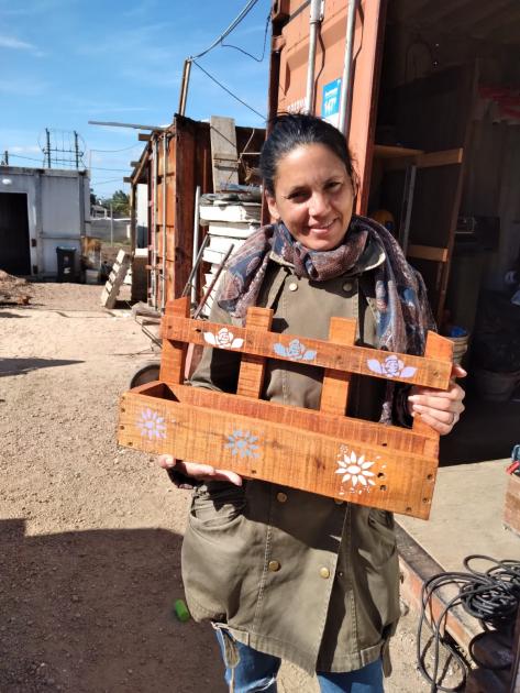 Taller de construcción de maceteros con pallets reciclados