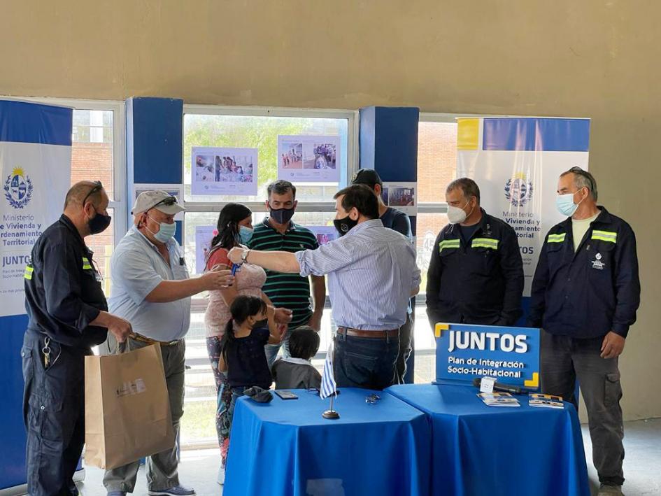 Entrega de llaves en la ciudad de Melo Entrega de llaves en la ciudad de Melo