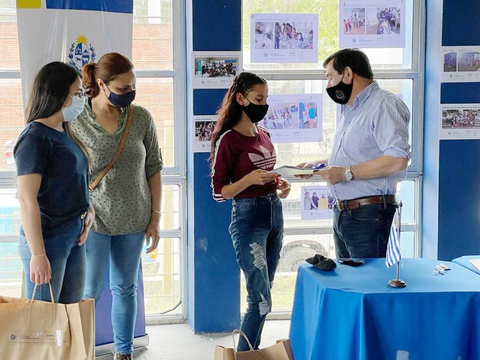 Entrega de llaves en la ciudad de Melo 