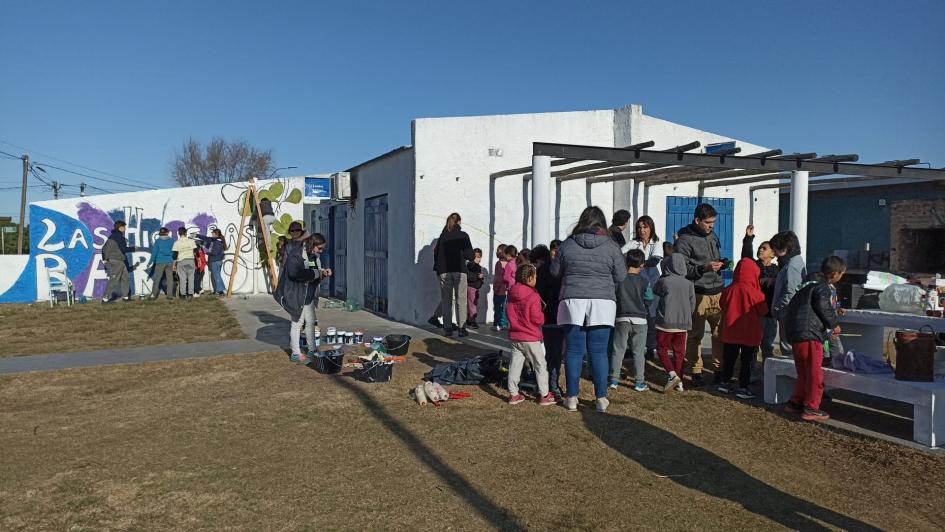 Creación de murales en el barrio Las Higueras de la ciudad de Durazno