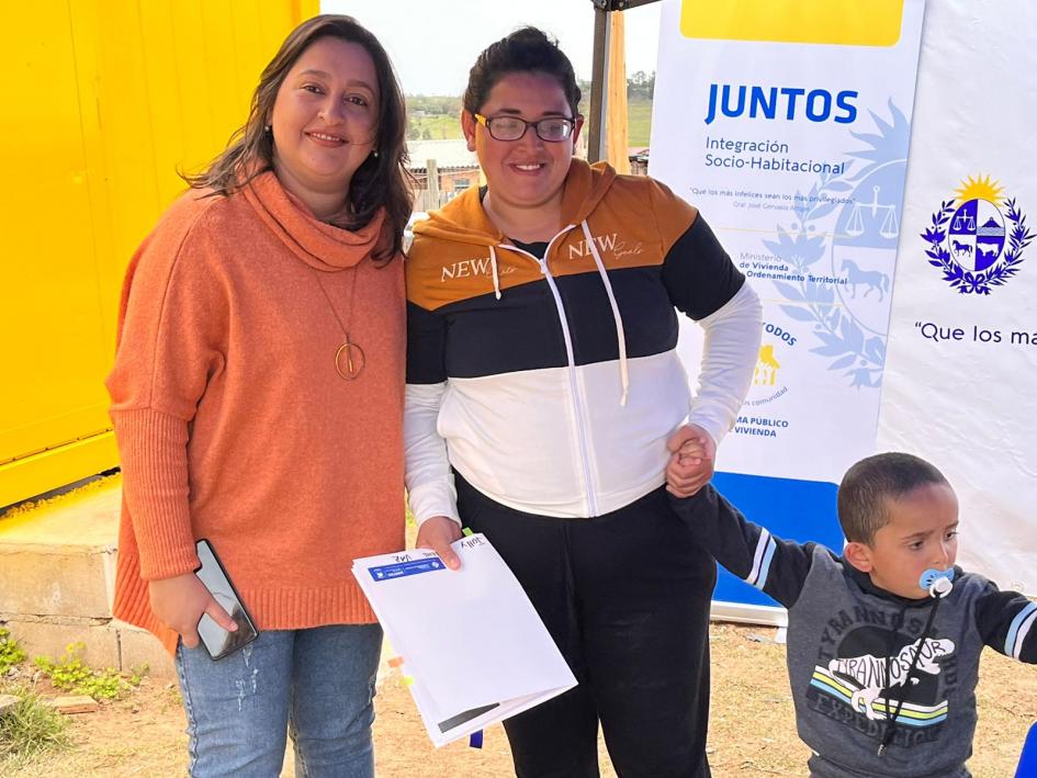 Participante de Juntos recibe la llave de su nueva vivienda