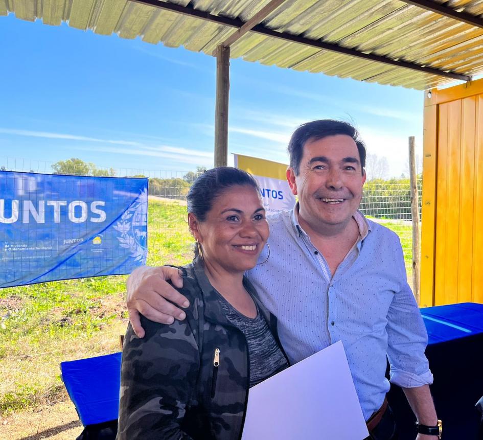 Coordinador general Rody Macías y participante de Fray Bentos