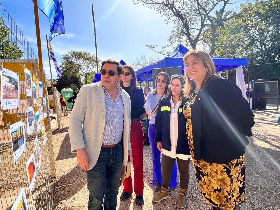 Autoridades y personal de Juntos recorriendo las obras de Lacio Autoridades ón de la imagen utilizada por los lecy personal de Juntos recorriendo las obras de Lacio