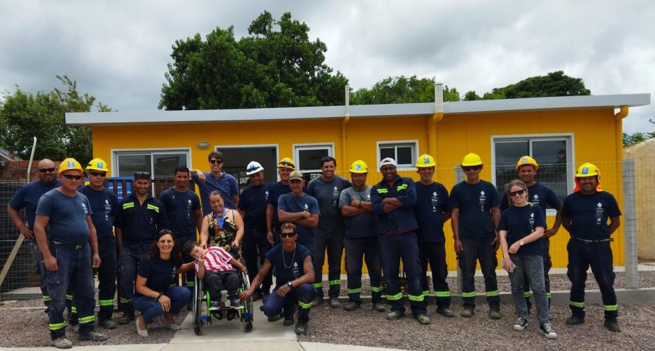 Familia participante y equipo de territorio de la ciudad de Rivera