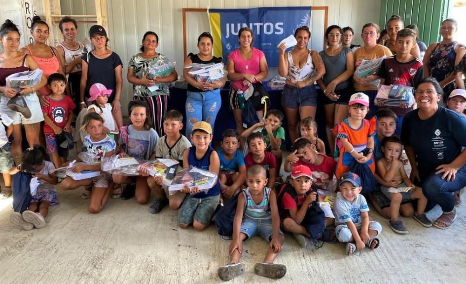 Entrega de kits en la ciudad de Salto