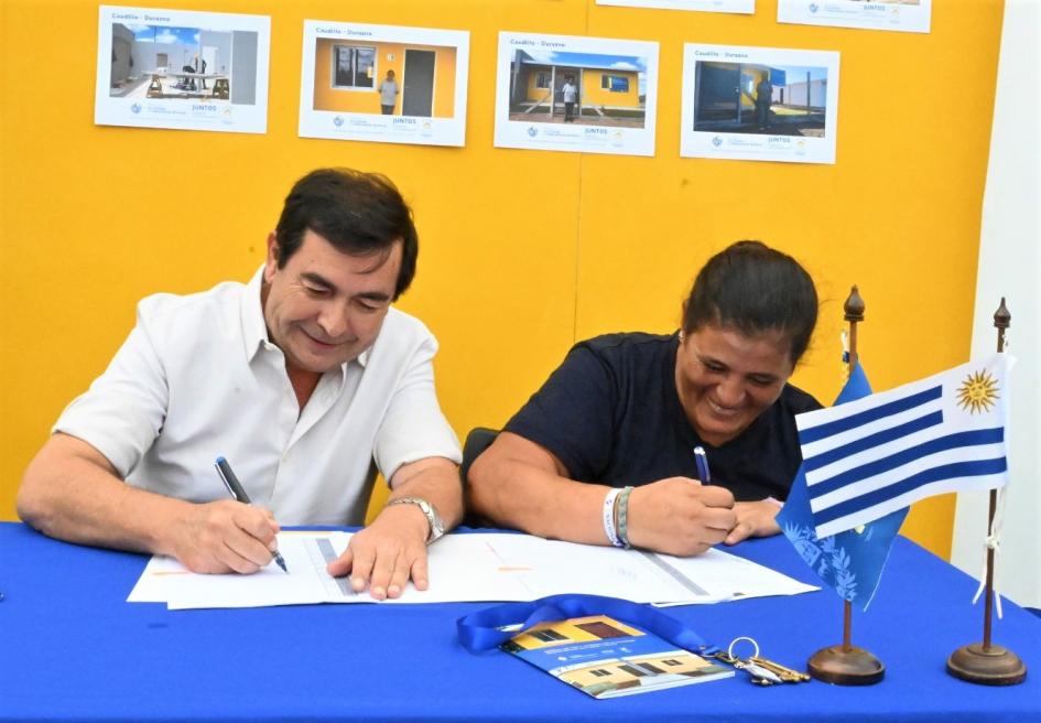 Coordinador de Juntos Rody Macías y participante de la ciudad de Durazno Coordinador de Juntos Rody Macías y participante de la ciudad de Durazno