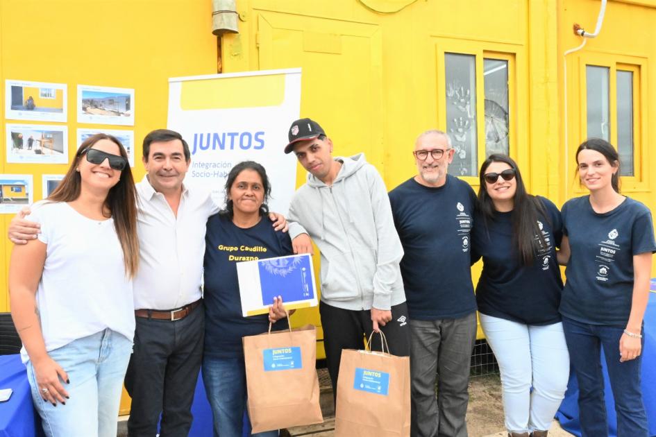 Entregas de viviendas en la ciudad de Durazno