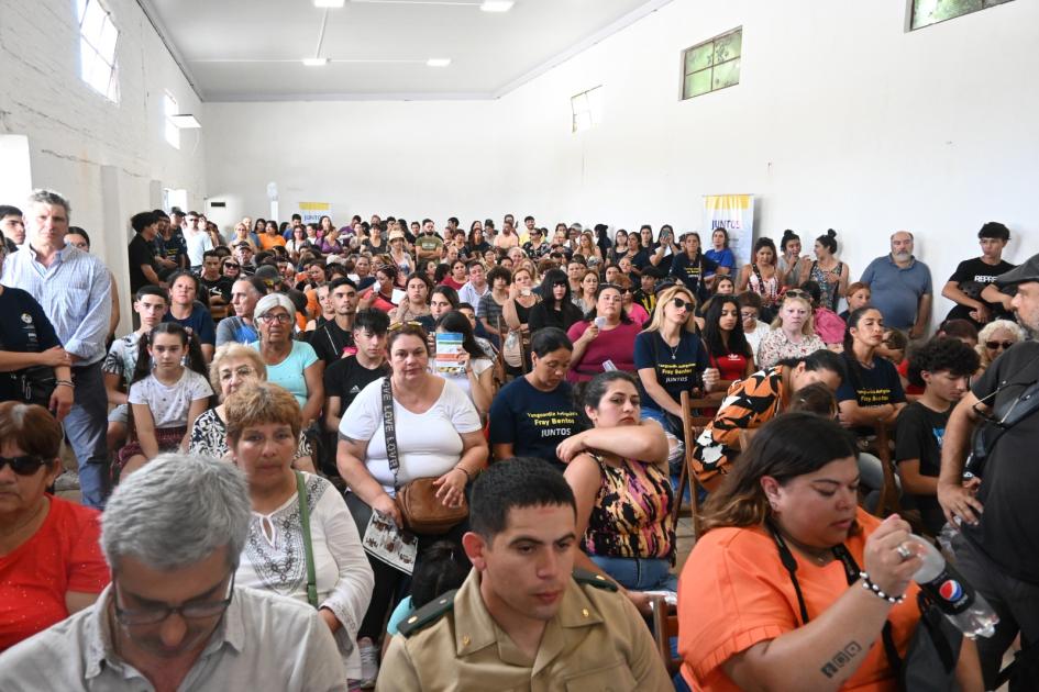 Ceremonia de entrega de llaves en Fray Bentos