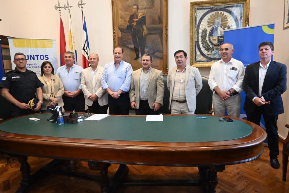 Firma de convenios en Tacuarembó