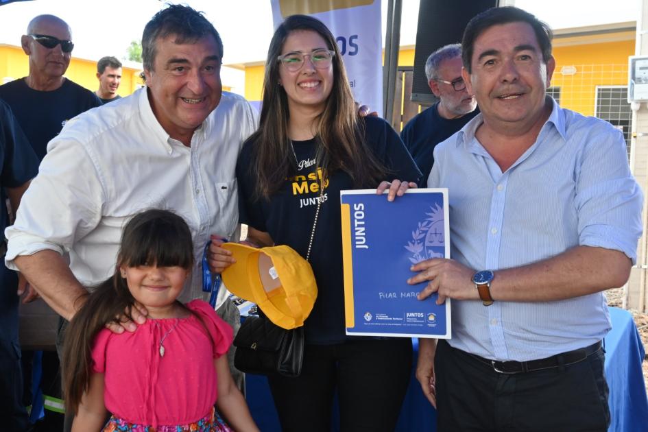 Entrega de viviendas en Melo