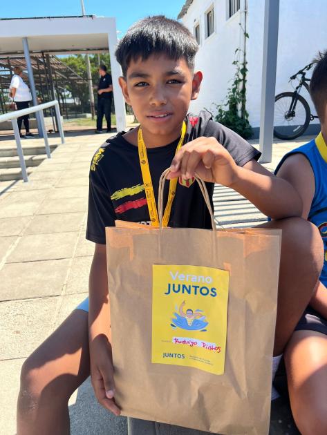 Participantes del Programa Juntos asisten a clases de natación Participantes del Programa Juntos asisten a clases de natación