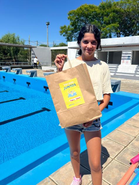 Participantes del Programa Juntos asisten a clases de natación Participantes del Programa Juntos asisten a clases de natación
