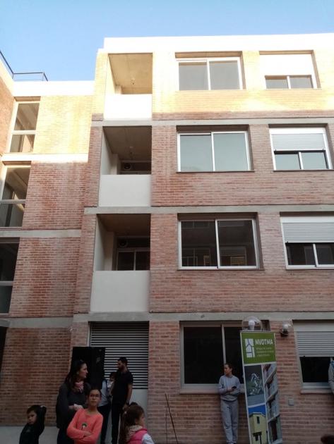 Familias ingresan a sus nuevas viviendas Edificio