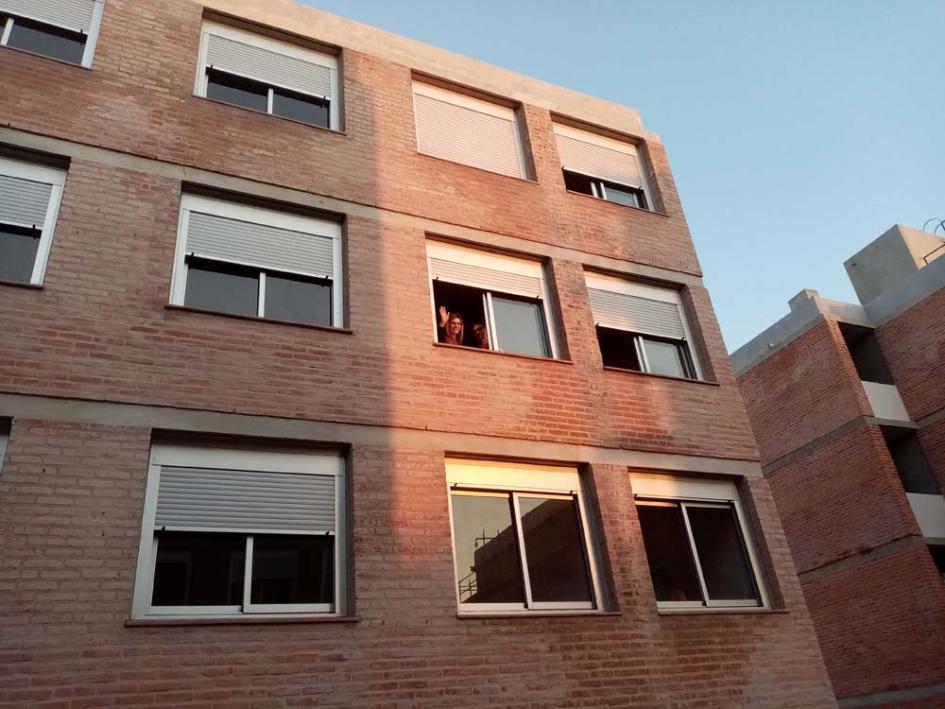 Familias ingresan a sus nuevas viviendas Edificio