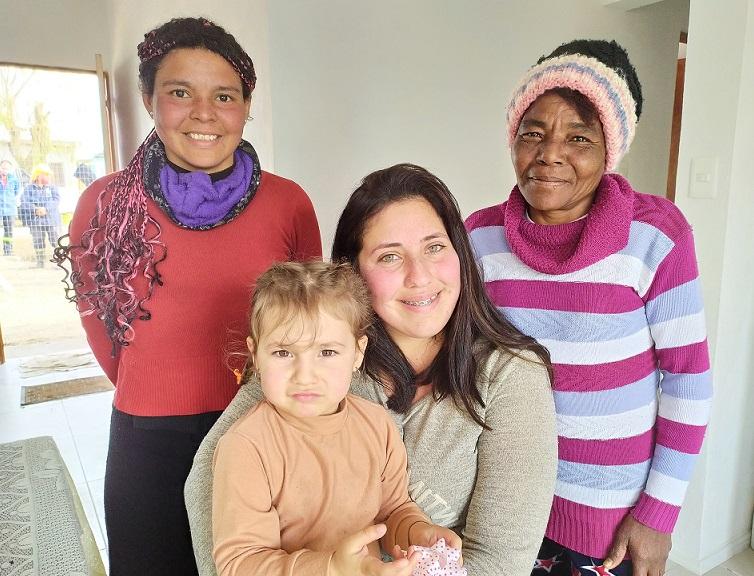 Entrega de vivienda de Plan Juntos en Las Piedras Entrega de vivienda de Plan Juntos en Las Piedras