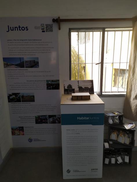 Espacio de exposición de Juntos en stand de Mevir - Mvot 