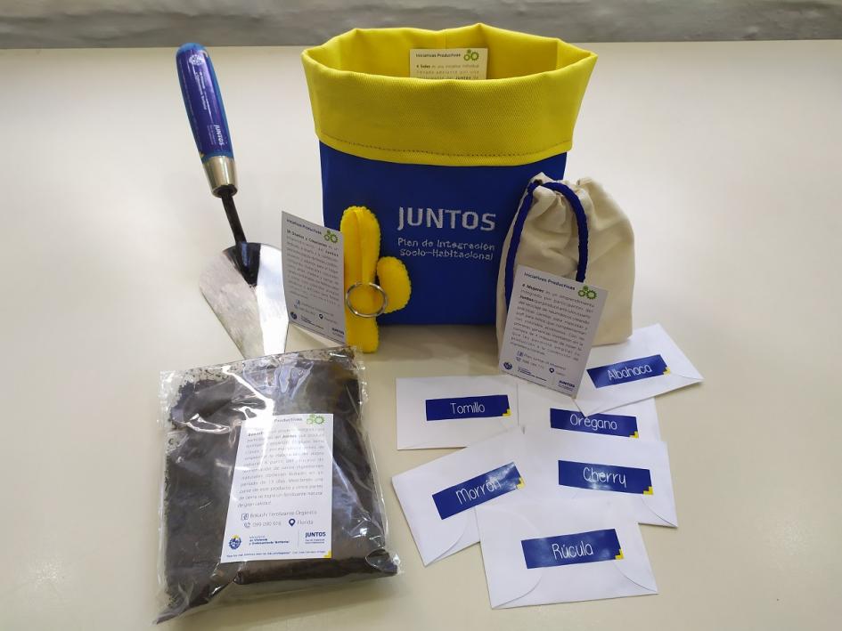 Muestra de trabajos de emprendedores participantes del Juntos Muestra de trabajos de emprendedores participantes del Juntos