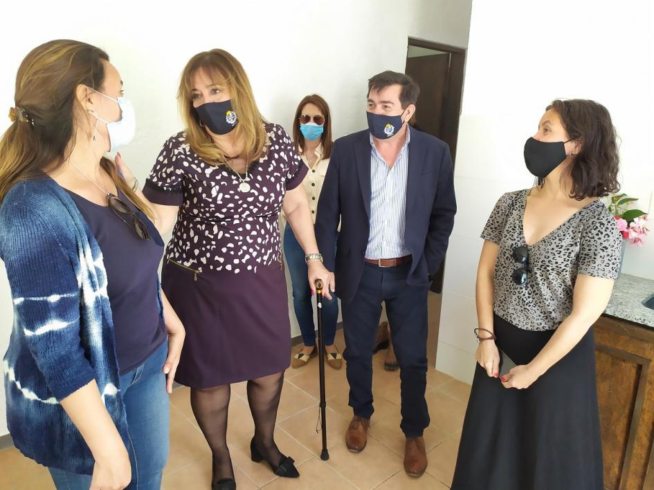 Ministra Irene Moreira y el Coordinador General del Juntos Rody Macías visitan las nuevas viviendas 