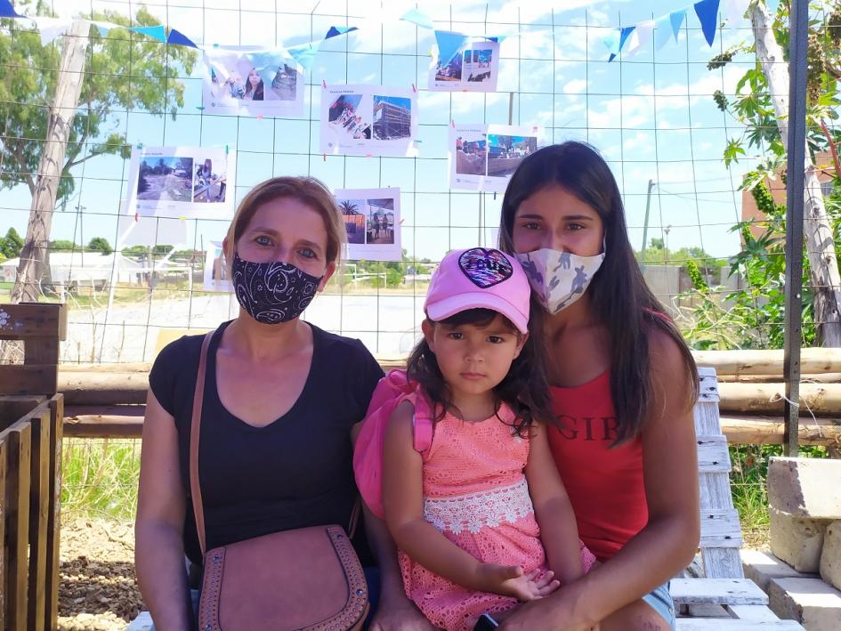 Participantes del barrio Obelisco de Las Piedras reciben las llaves de sus viviendas