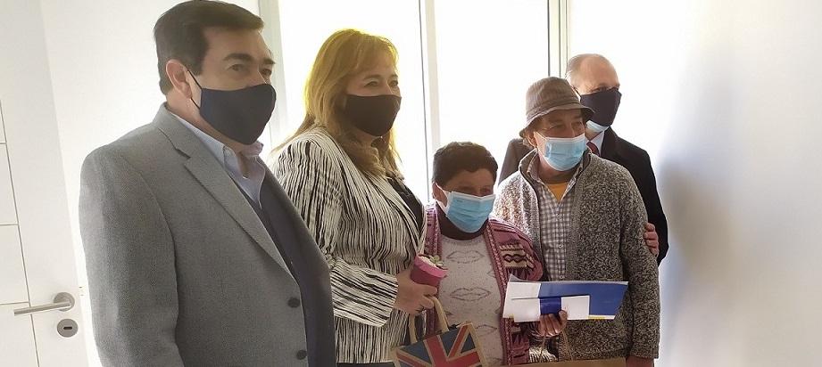 Autoridades del MVOT y del Juntos visitan las nuevas viviendas Autoridades del MVOT y del Juntos visitan las nuevas viviendas