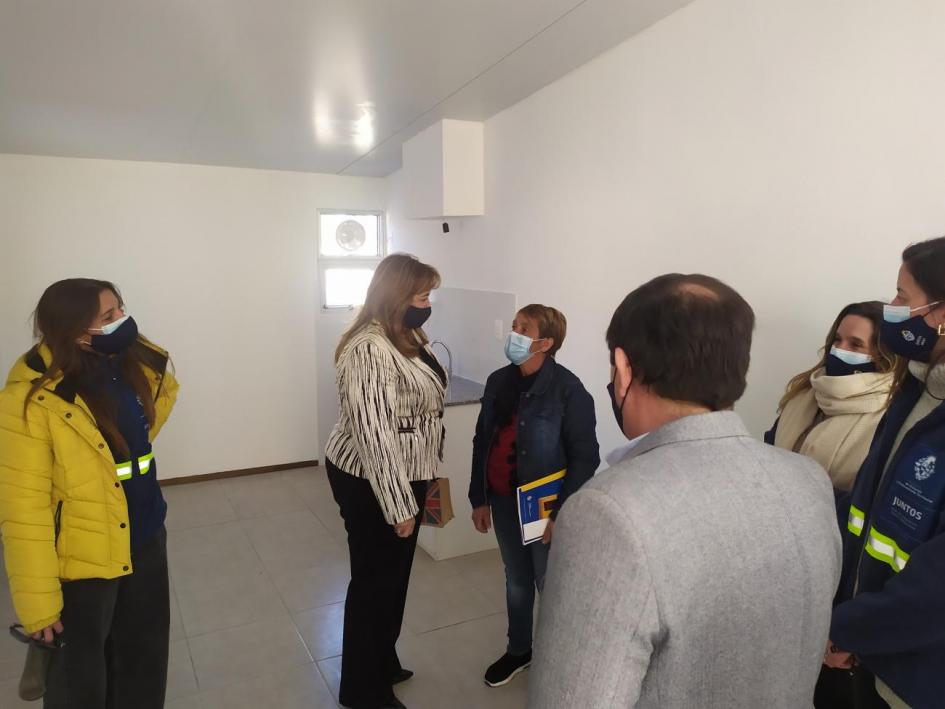 Autoridades del MVOT y del Juntos visitan las nuevas viviendas Autoridades del MVOT y del Juntos visitan las nuevas viviendas