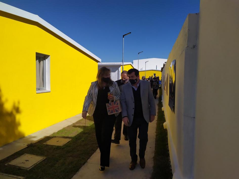 Autoridades del MVOT y del Juntos visitan las nuevas viviendas Autoridades del MVOT y del Juntos visitan las nuevas viviendas