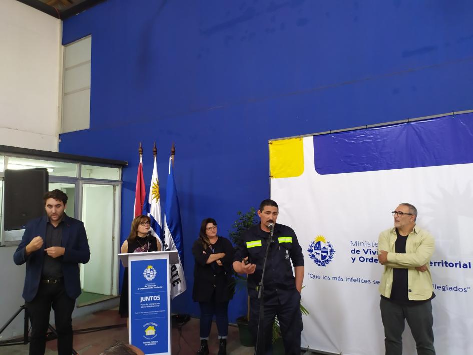 Funcionarios en la celebración por el décimo aniversario del Juntos Funcionarios en la celebración por el décimo aniversario del Juntos